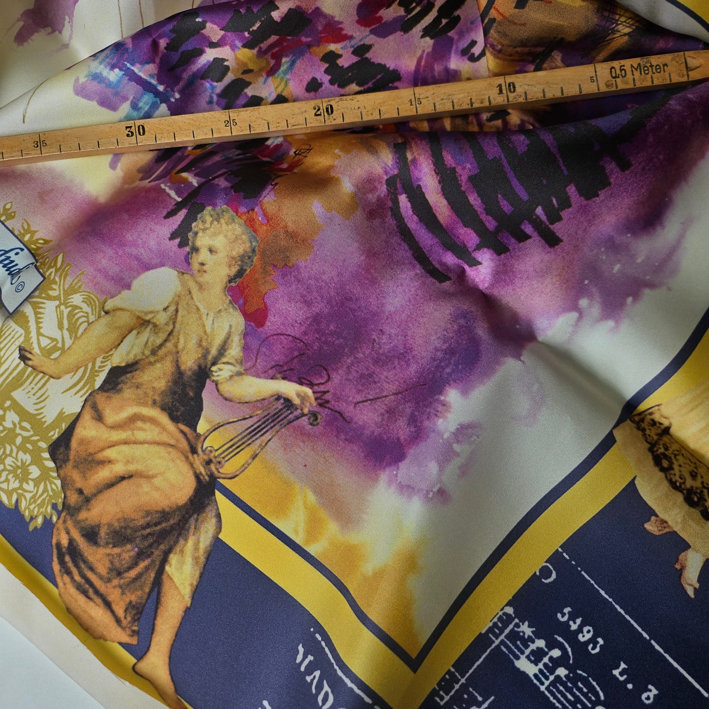 Panel, Seide · 90×90 cm