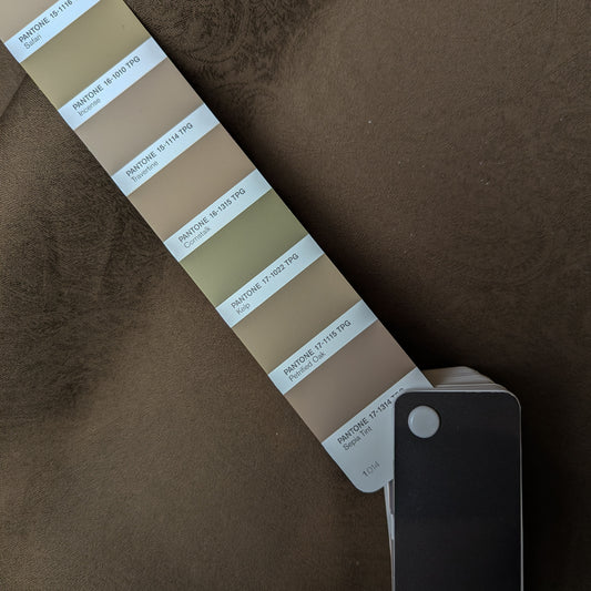 Baumwolle/Elasthan Jacquard Garbadine leichter Stretch  Etr* Paisleymuster Basisfarbe Petrified Oak  140 cm M6X5X11 270 g/m²