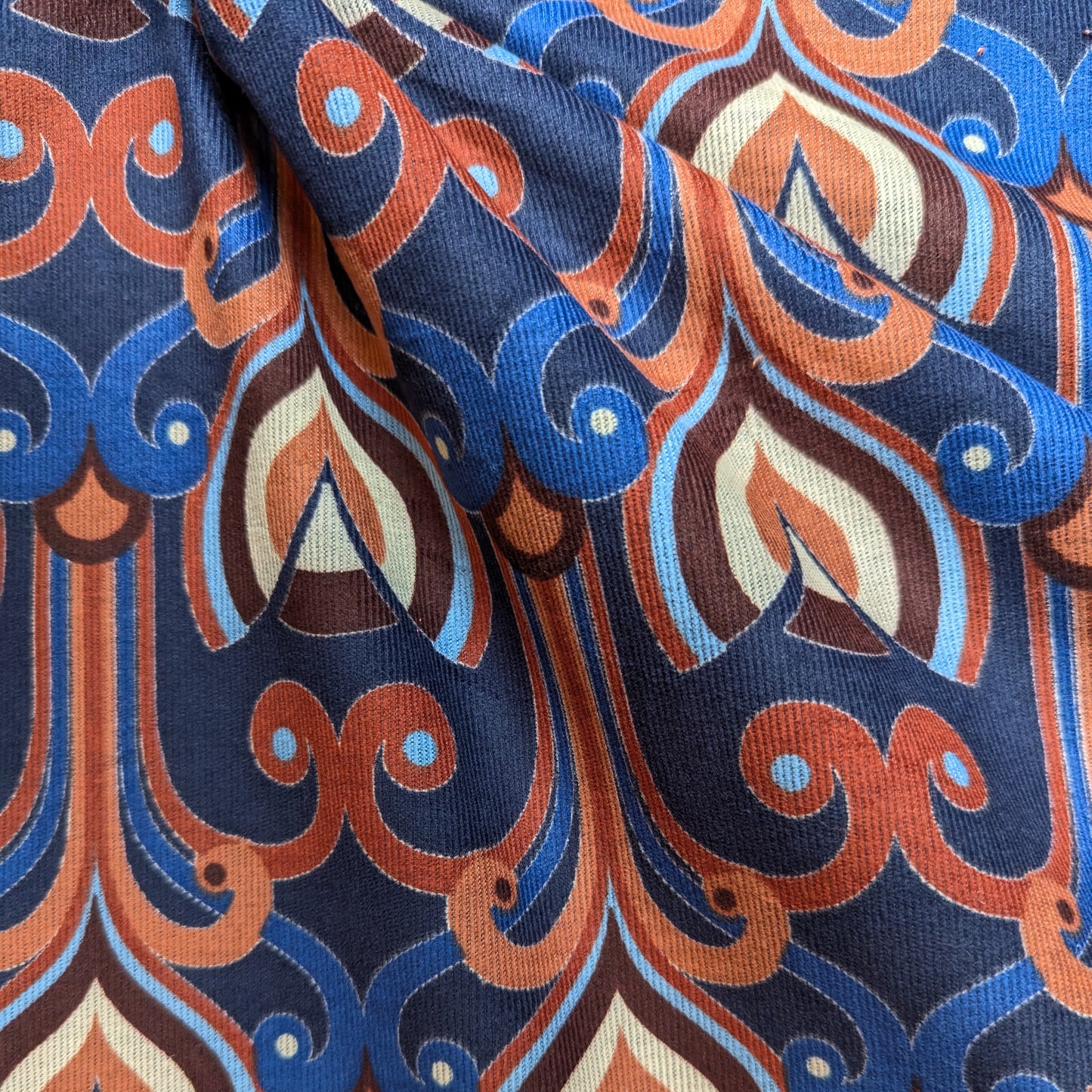 Einzelstück · Cord · Feincord · Baumwolle · Ornament · Pantone Navy · 270×150 cm · 210 g/m²