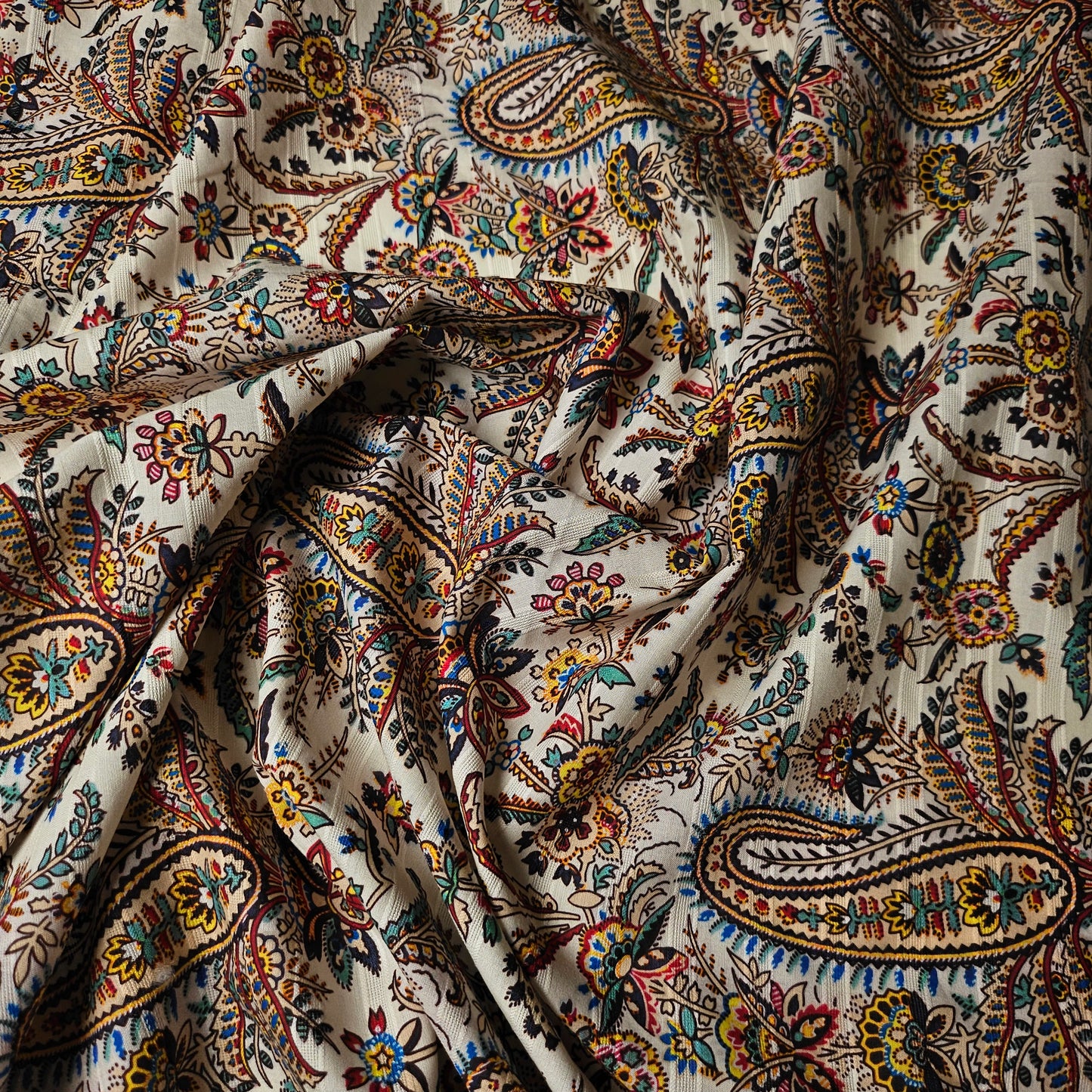 Einzelstück · Poplin · Eingewebte Streifen · Baumwolle · Paisley · Pantone Sugar Swizzle · 260×150 cm · 100 g/m²