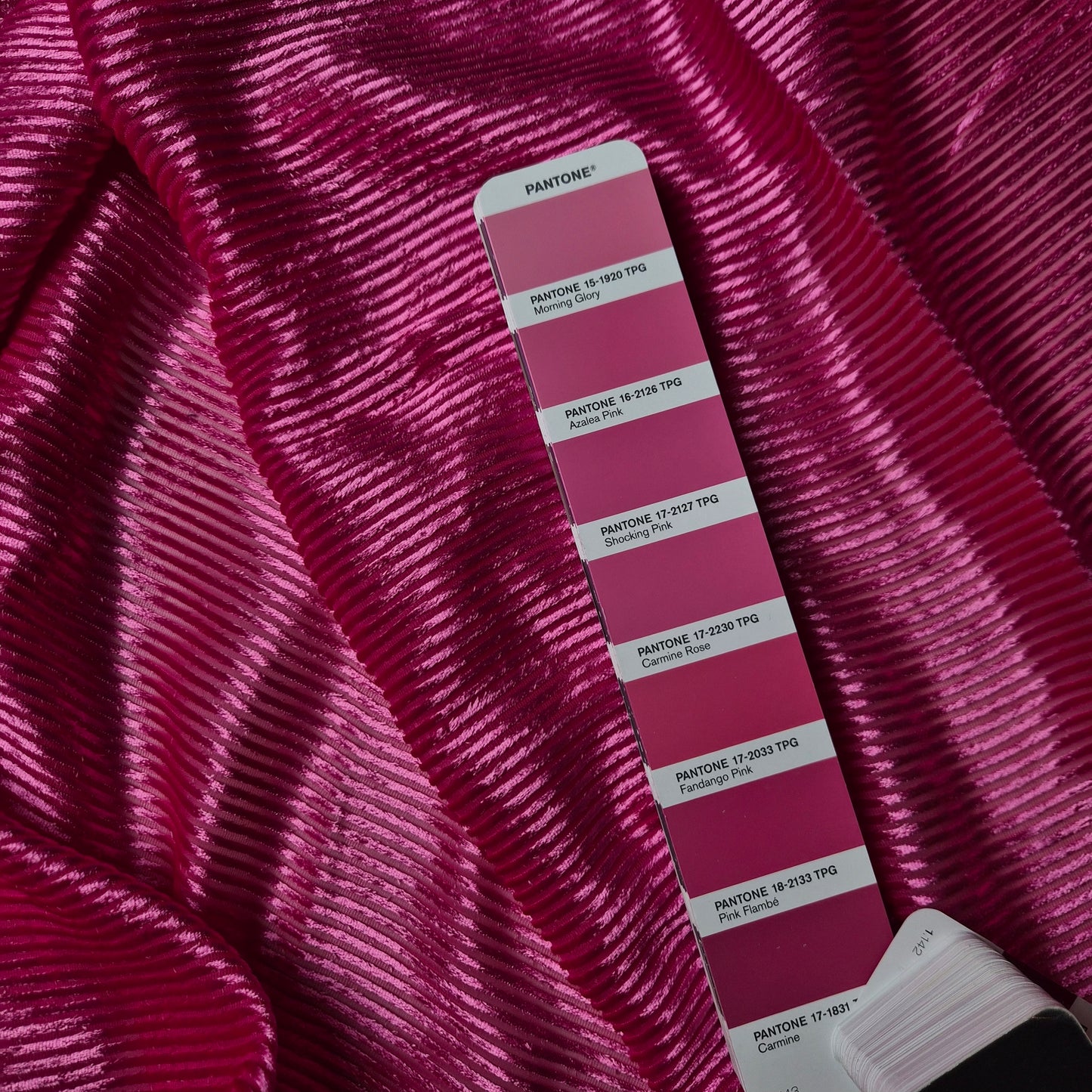 Ausbrenner · Baumwolle, Polyester · Uni · Fuchsia · 200×140 cm · Einzelstück