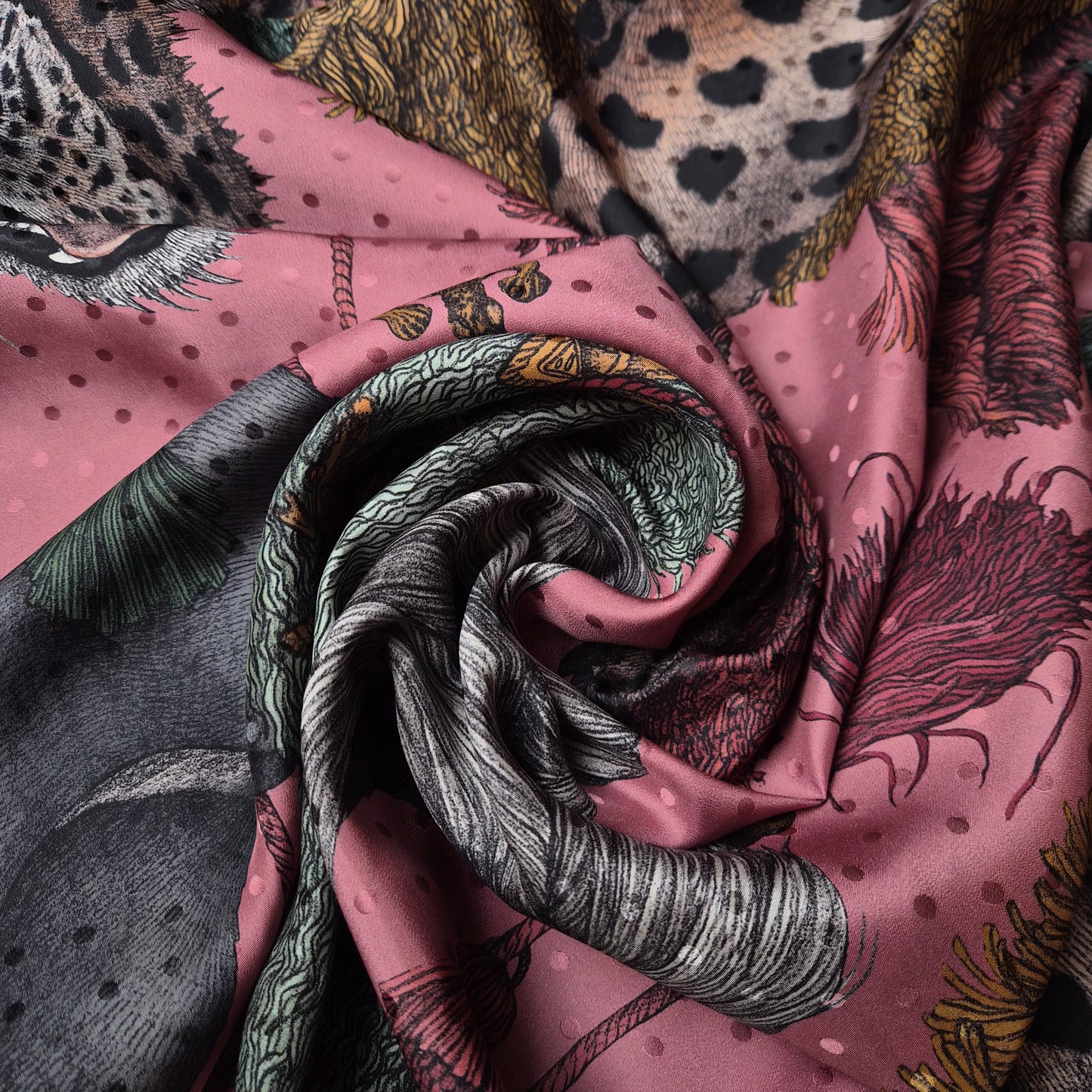 Twill · Seide · Bildmotiv · Beerentöne · 140×140 cm · Schalpanel