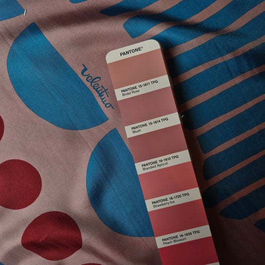 Panel, Seide · 120×140 cm