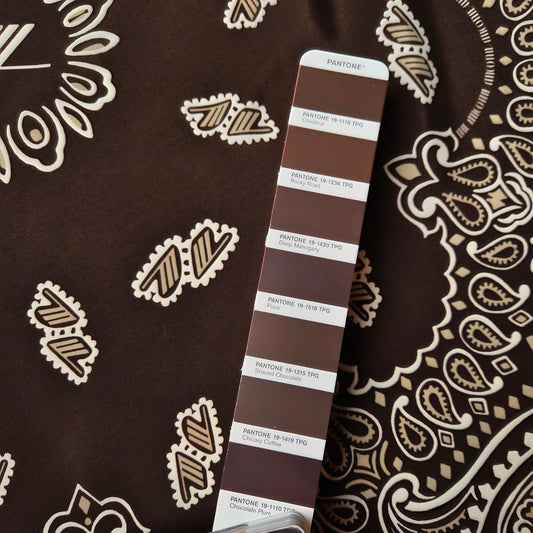 Baumwoll Popline Pantone Chocolate Plum Panel 85 cm x 140 cm