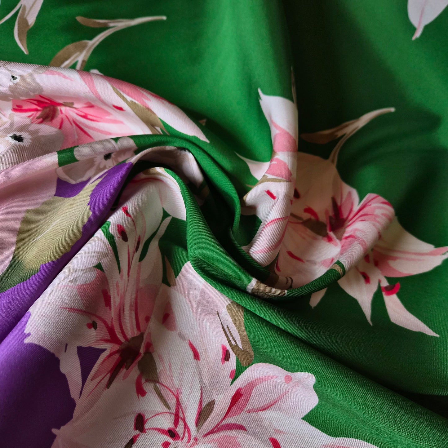Panel · Twill · XXL Blumen · Seide · Floral · Pastelltöne · 380×140 cm