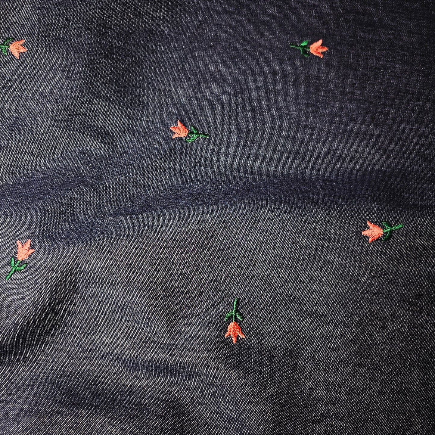 Chambray · bestickt · Baumwolle · Floral · Pantone Nightshadow Blue · 150 cm · 140 g/m² · Meterware
