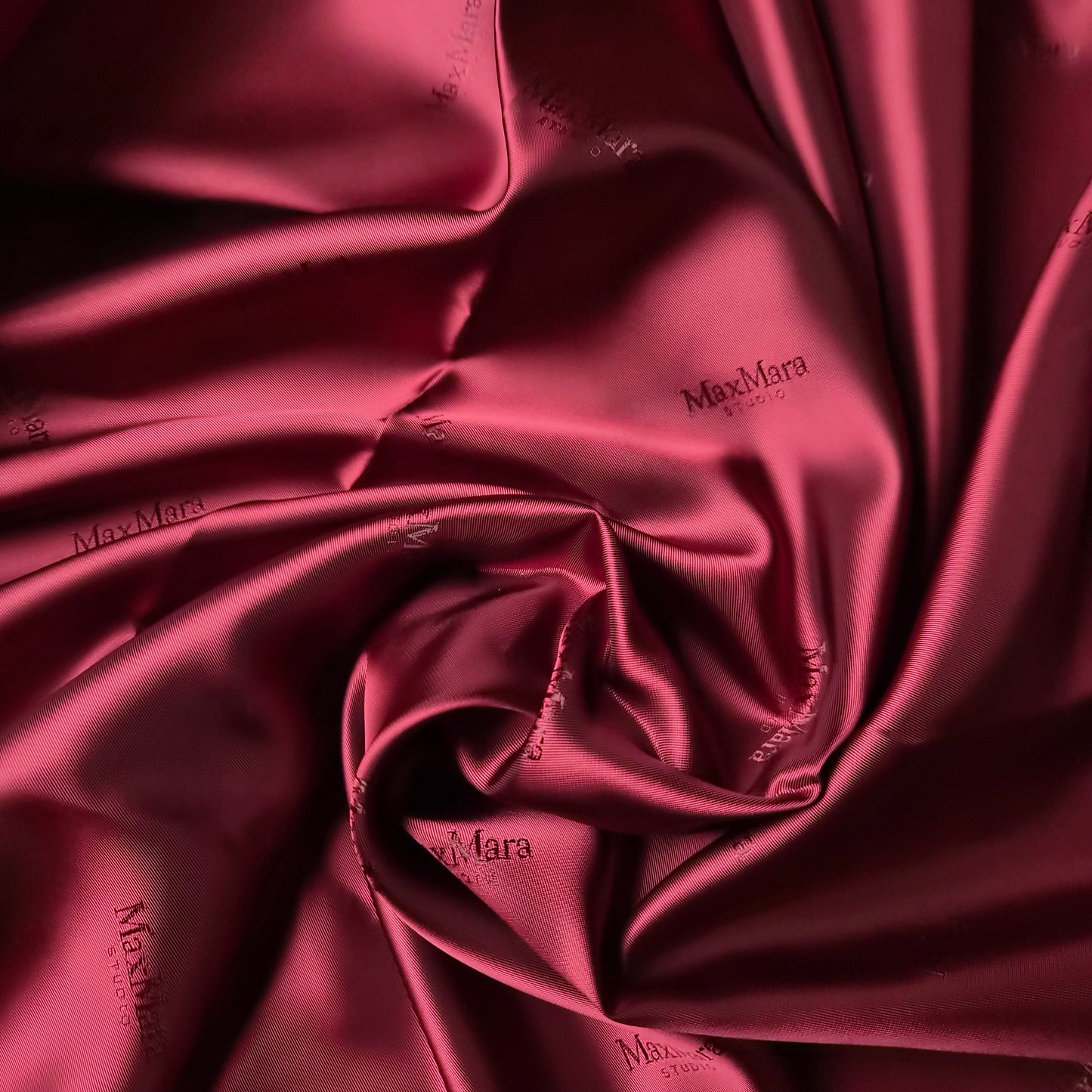 Einzelstück · Logo · 140×140 cm