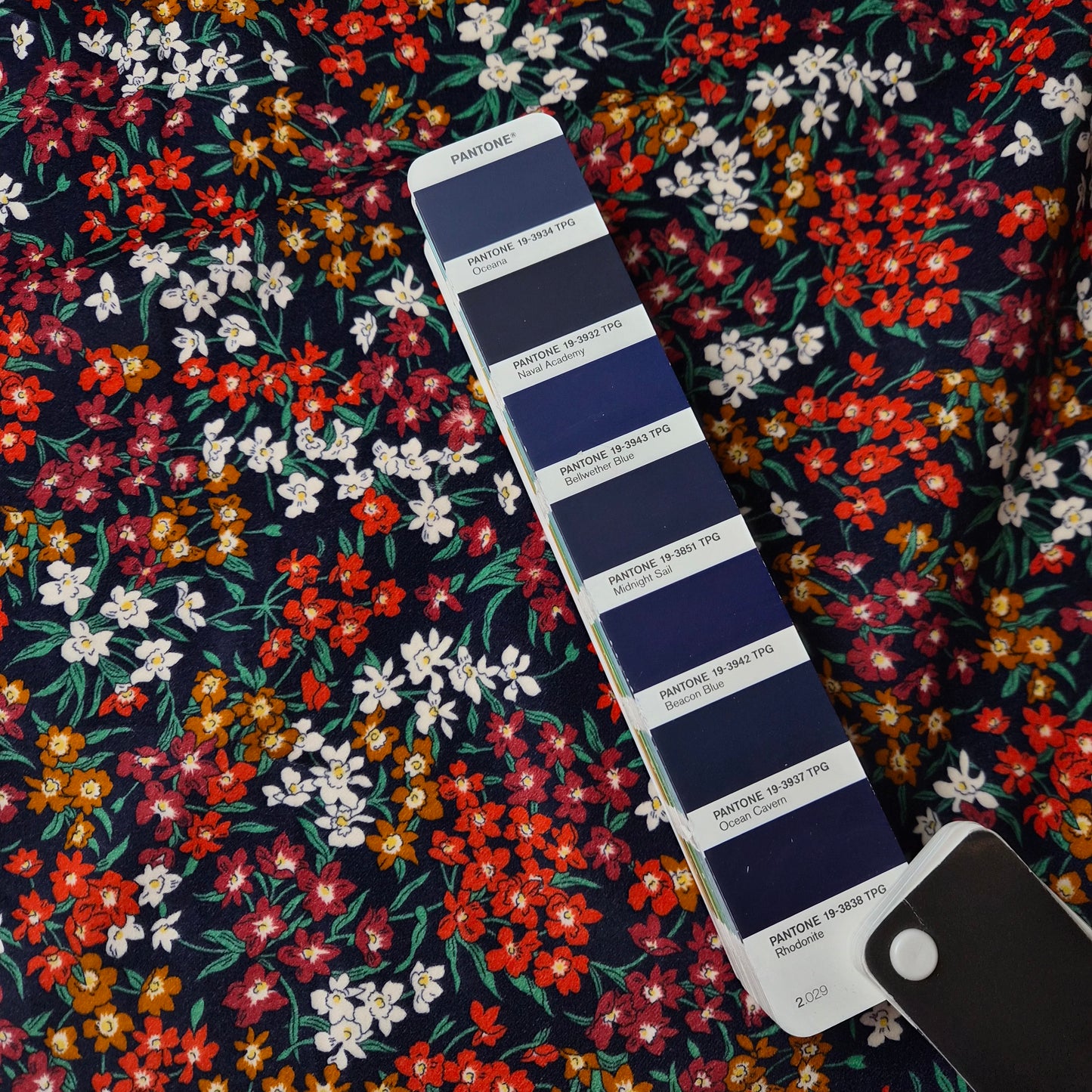 Baumwolle, Denim, Samt, Rhodonite · 145 cm