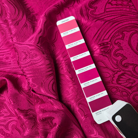 Seide, Cherries Jubilee · 140 cm