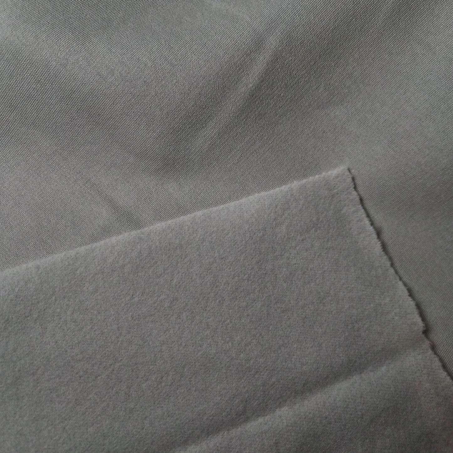 Kombipaket · Sweat & Bündchen · Gebürstete Rückseite · Baumwolle 68%, Kaschmir 29%, Elasthan 3% · Uni · Oyster Mushroom · Stoff 130×135 cm · Bündchen 100×100 cm