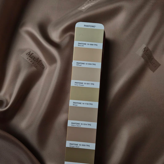 Meterware · Futterstoff · Viskose · Logo · Pantone Warm Sand · 145 cm · 90 g/m²