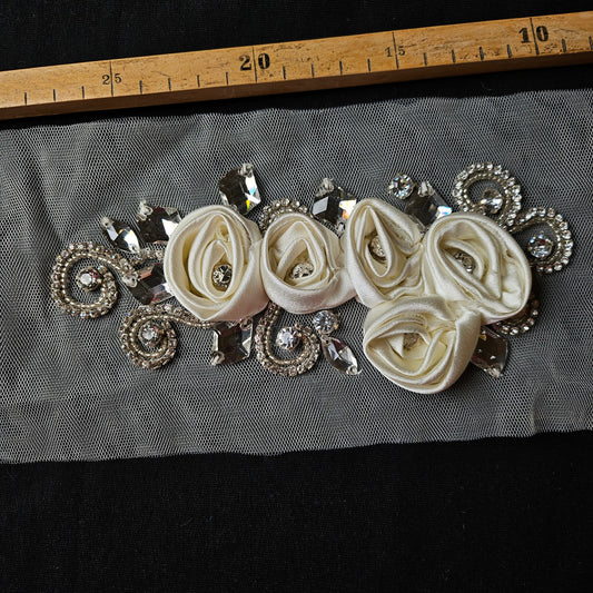Tüll, Elfenbein Rosendekor Strass · 9×19 cm