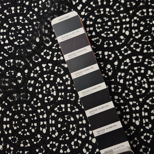 Spitze · Baumwolle · Floral · Pantone Moonless Night · 110 cm · Meterware