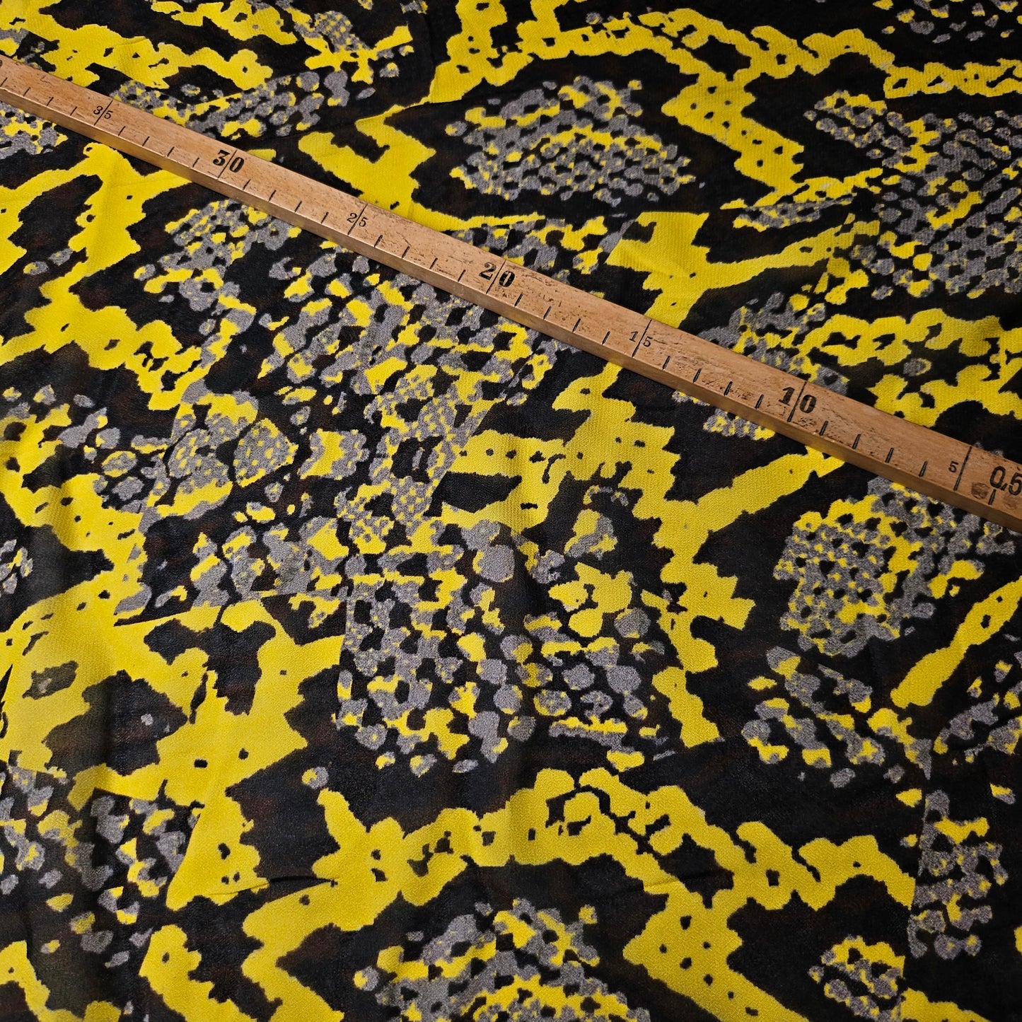 Viskose, Chiffon, Illuminating · 140 cm