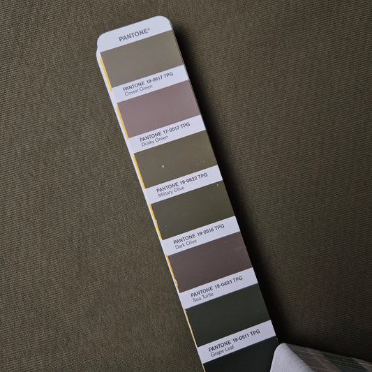 Ribstrick · Baumwolle, Elasthan · Melange · Pantone Dark Olive Matter · 100 cm · 350 g/m² · Meterware