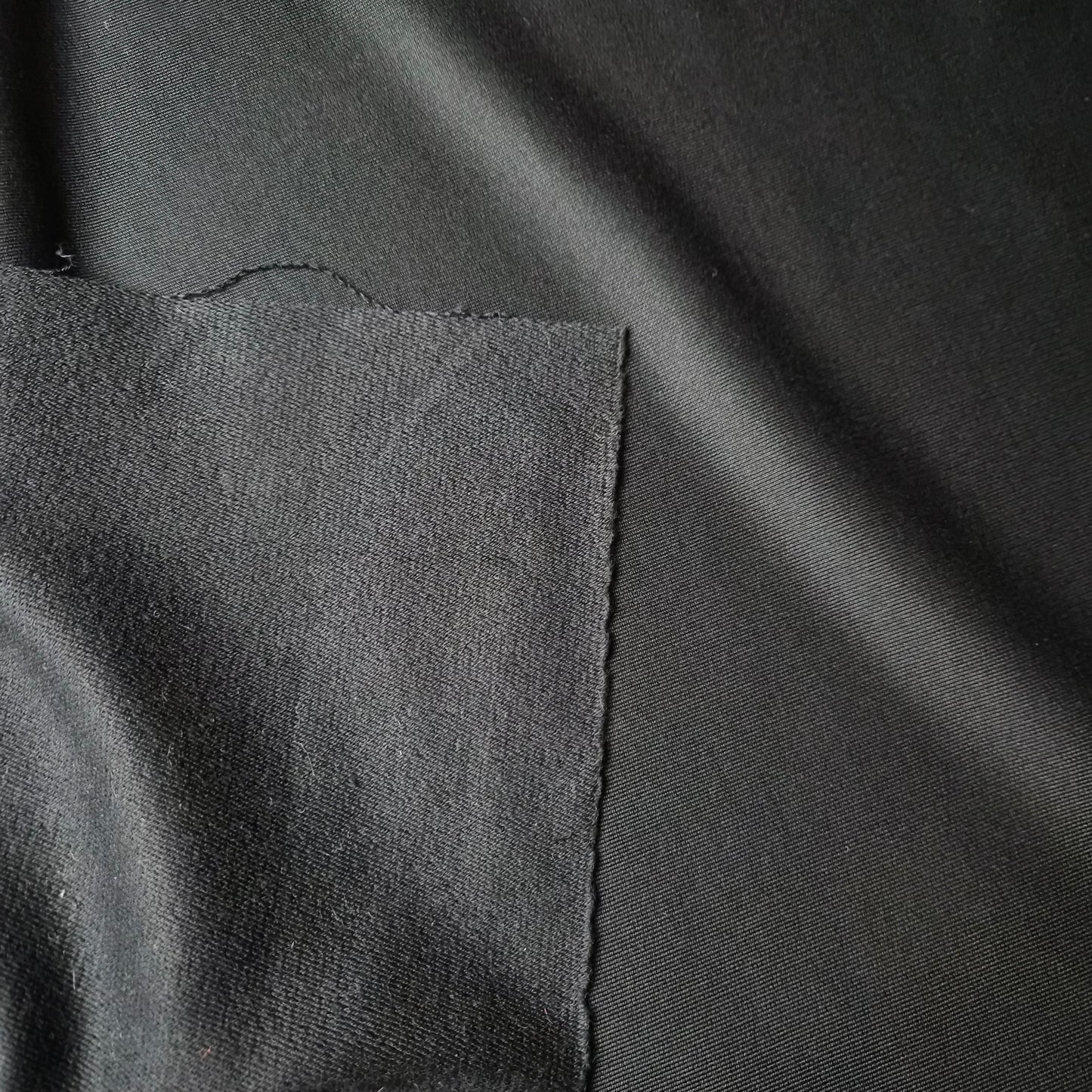 Meterware · French Terry · Baumwolle 68%, Seide 32% · Pantone Moonless Night · 165 cm · 320 g/m²