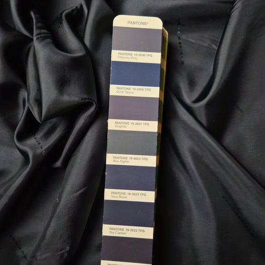 Meterware · Futterstoff · Viskose · Logo · Pantone Sky Captain · 145 cm · 80 g/m²