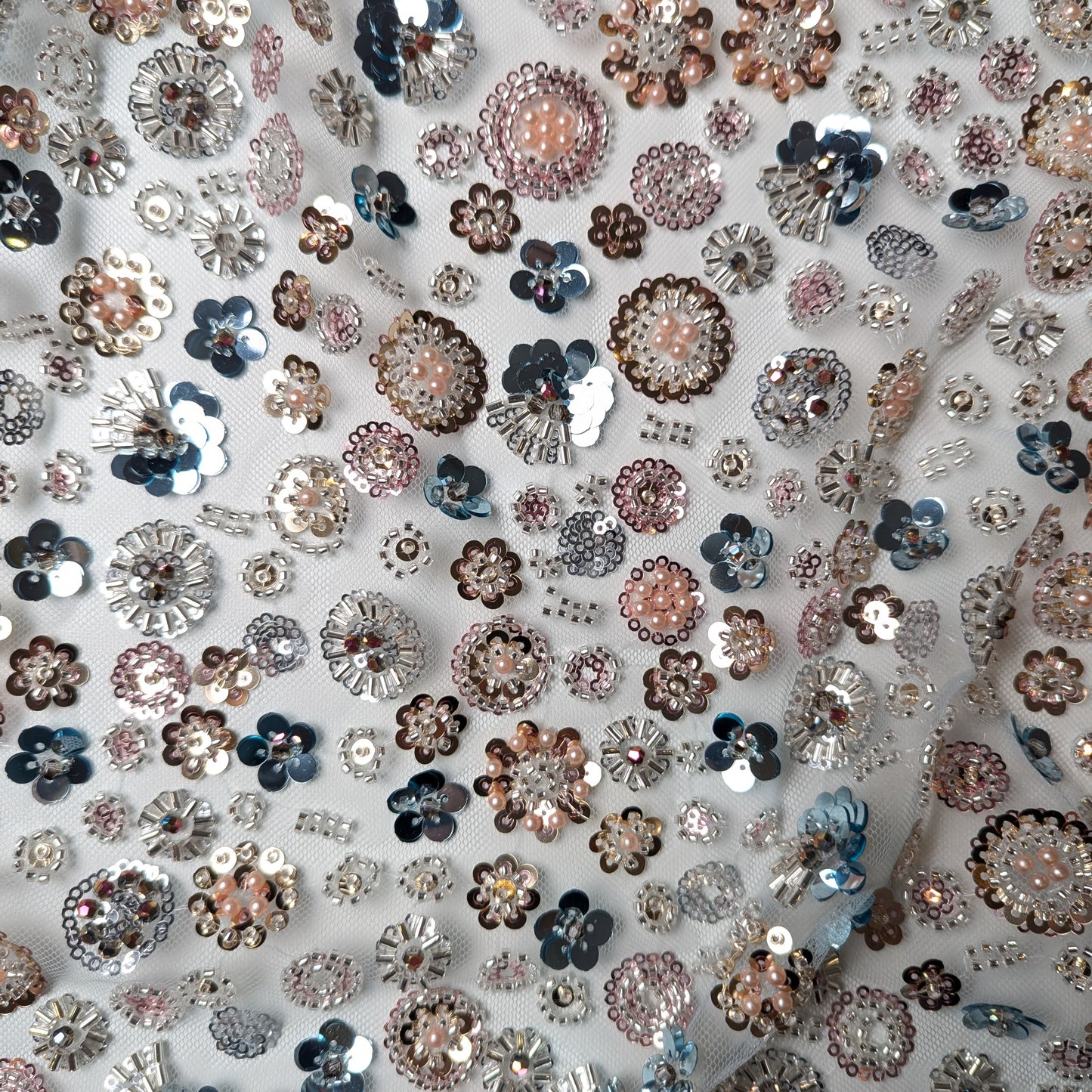 Tüll bestickt · Tüll, Perlen · Floral · 130 cm · Meterware