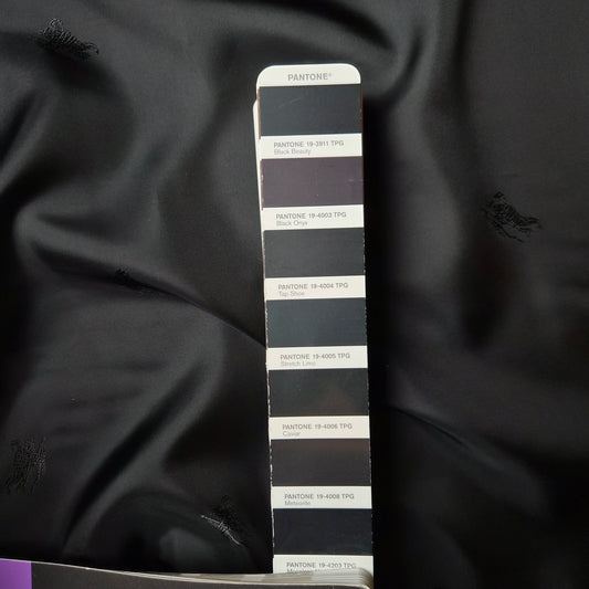 Meterware · Futterstoff · Viskose · Logo · Pantone Black Beauty · 145 cm · 100 g/m²