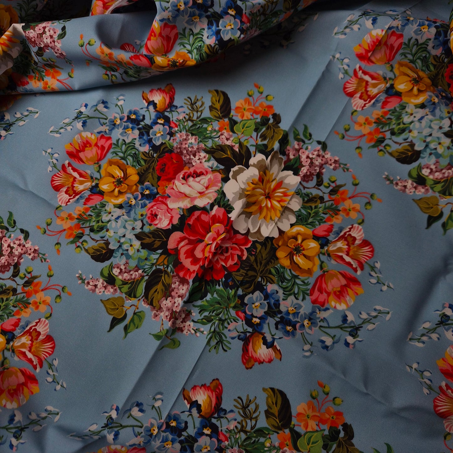 Poplin Baumwolle Gucci floral hellblau mit pastelltönen Einzelstück 130 cm x 150 cm