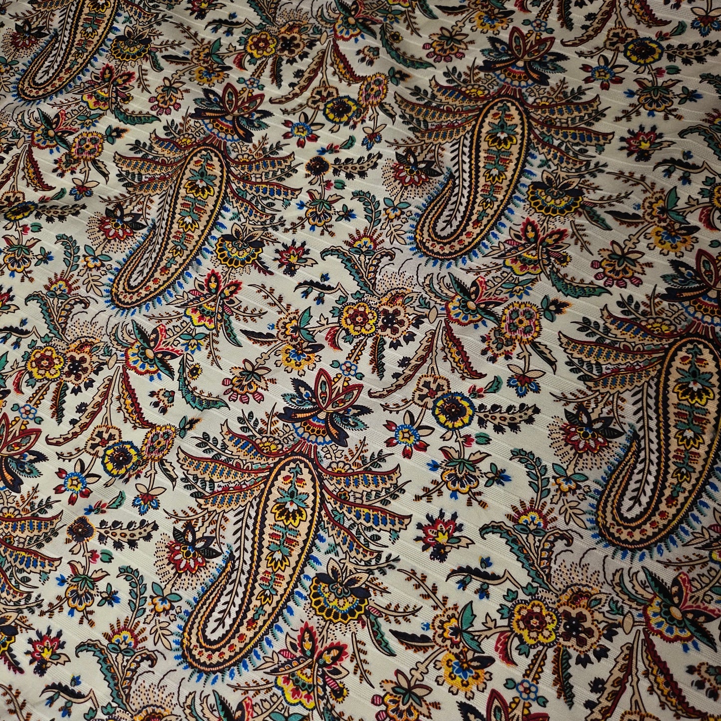 Einzelstück · Poplin · Eingewebte Streifen · Baumwolle · Paisley · Pantone Sugar Swizzle · 260×150 cm · 100 g/m²