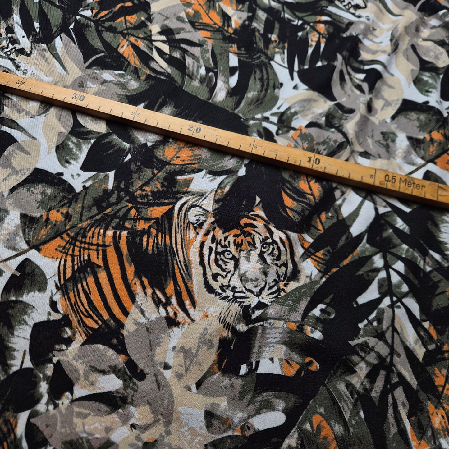 Feinripp · Baumwolle, Elasthan · Tiger · Farbe: braun und weiß · 135 cm · 190 g/m² · Meterware