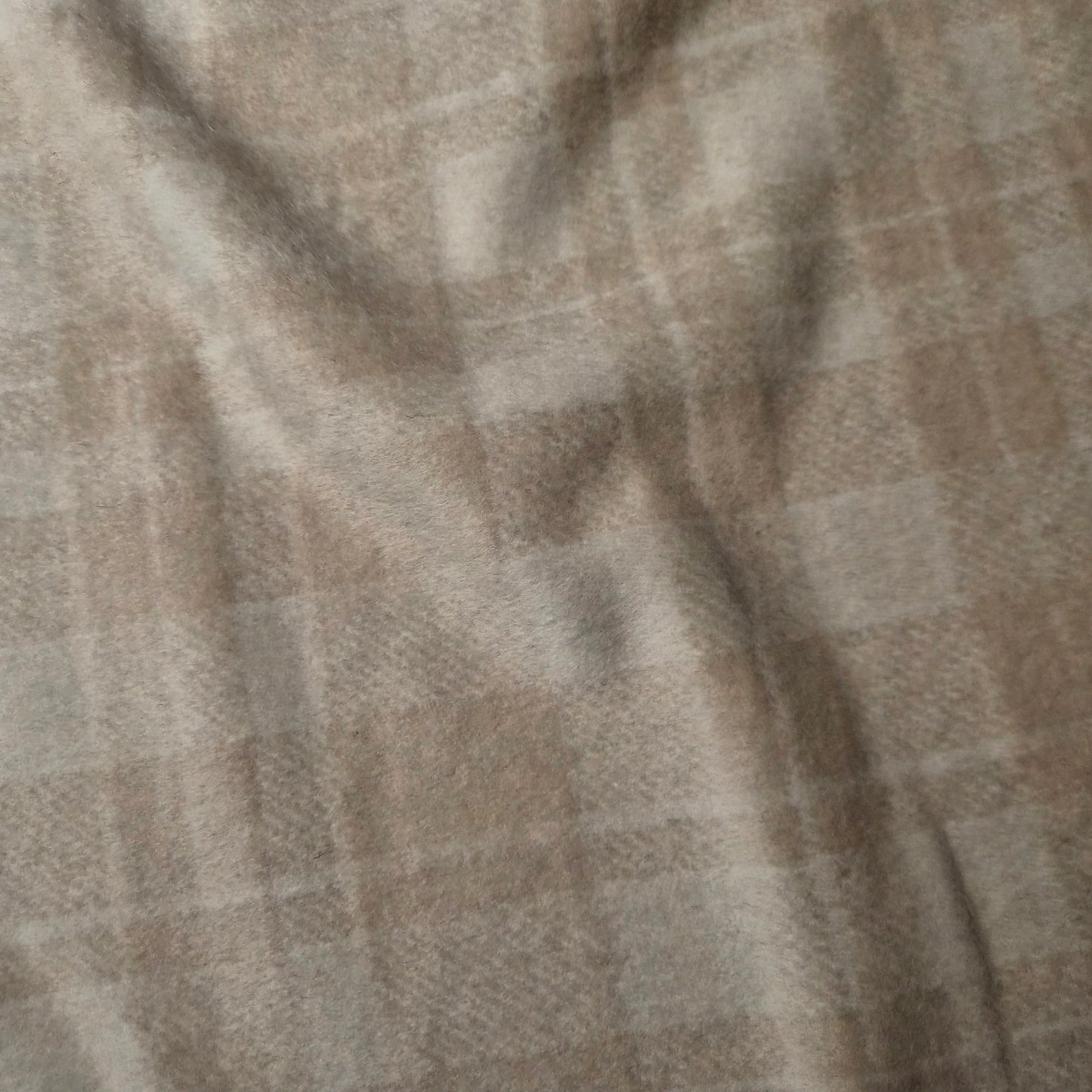 Mantelstoff · Fuzzy · Wolle, Mohair, Polyester · Kariert · Pantone Eggnog · 150 cm · 430 g/m² · Meterware