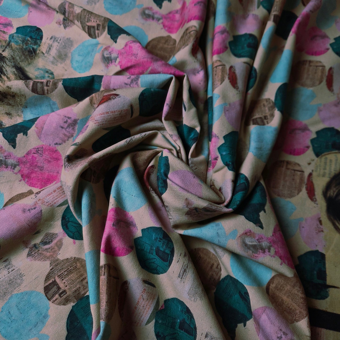 Panel · Sweat · Vogue-Cover-Print · Baumwolle · Bildmotiv · Mehrfarbig Pastelltöne · 90×170 cm