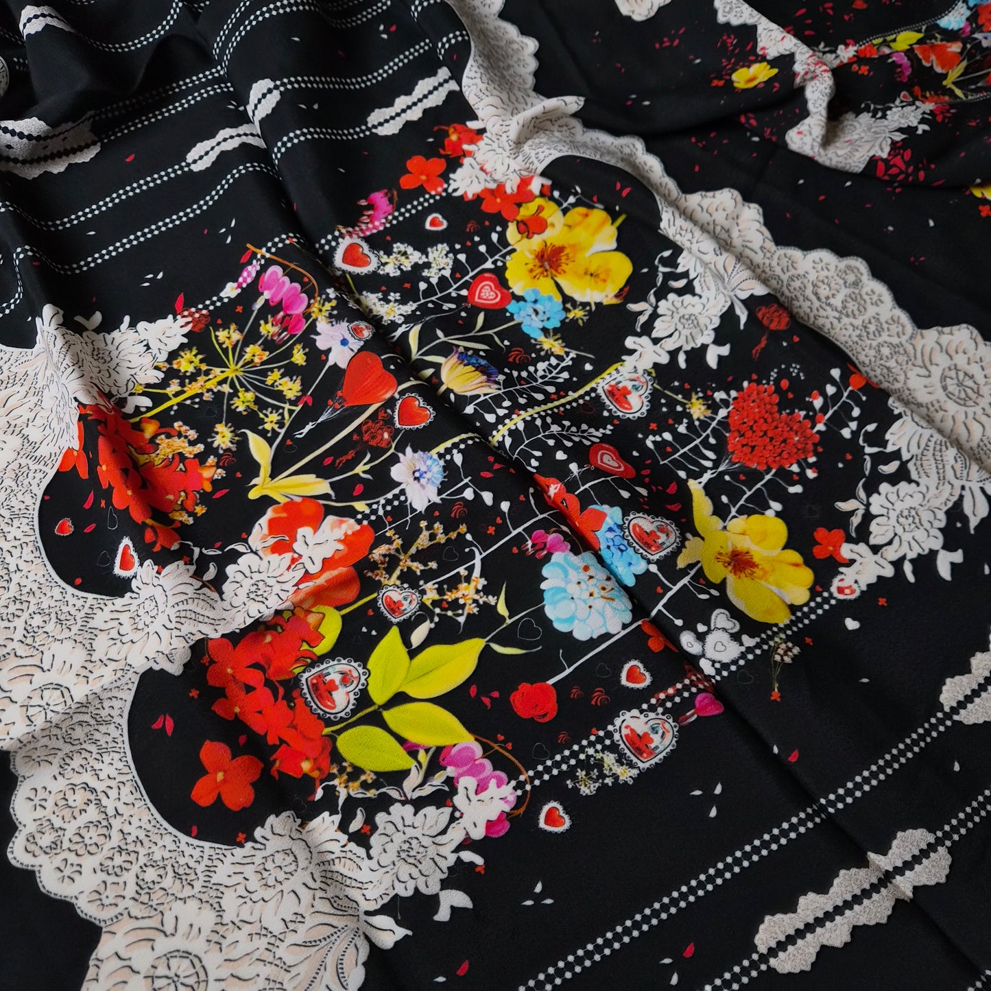 Einzelstück · Crêpe · Viskose · Pantone Black Beauty · 160×140 cm