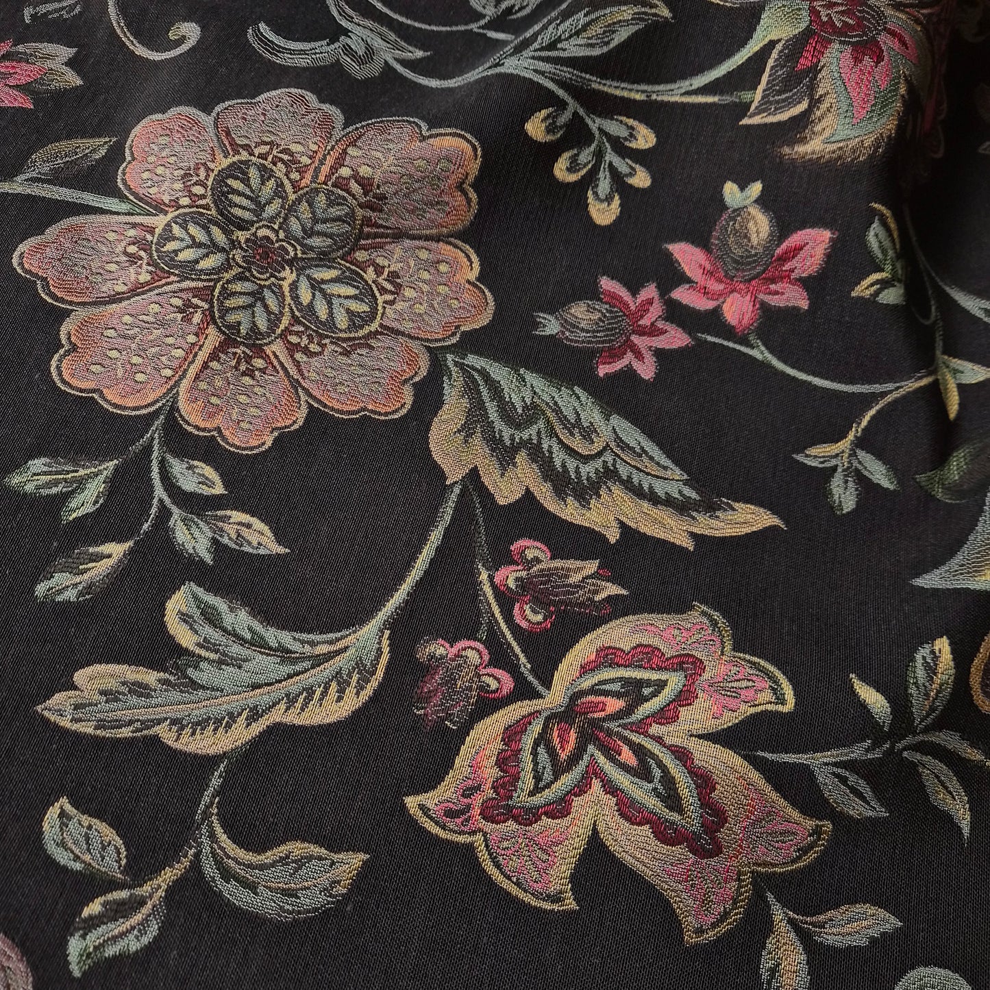 Meterware · Jacquard · Baumwolle, Polyester · Floral · Pantone Mulch · 150 cm · 410 g/m²