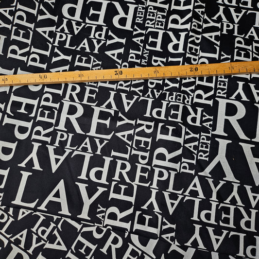Einzelstück · Denim · Baumwolle · Logo · Pantone Dark Sapphire · 280×140 cm