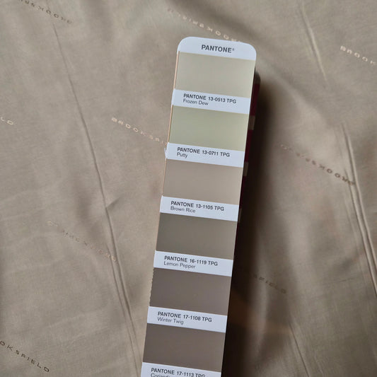 Meterware · Futterstoff · Viskose · Logo · Pantone Frozen Dew · 145 cm · 80 g/m²