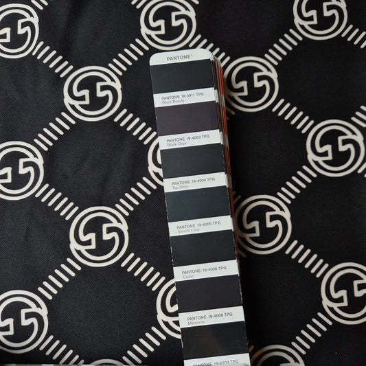schwerer Jersey · Polyester · Logo · Farbe: Schwarz- und Weißtöne · 150 cm · 260 g/m² · Meterware