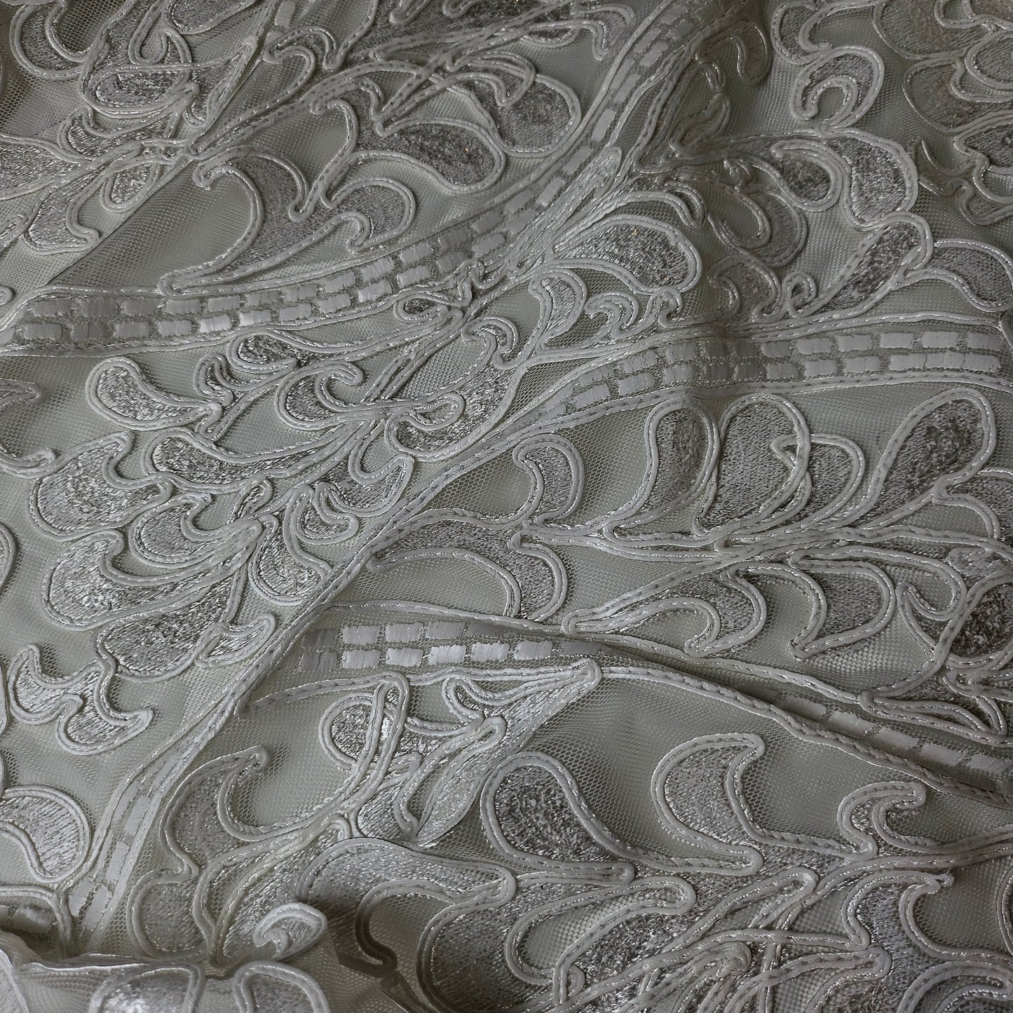 Tüll bestickt · Polyester · Ornament · 130 cm · 380 g/m² · Meterware