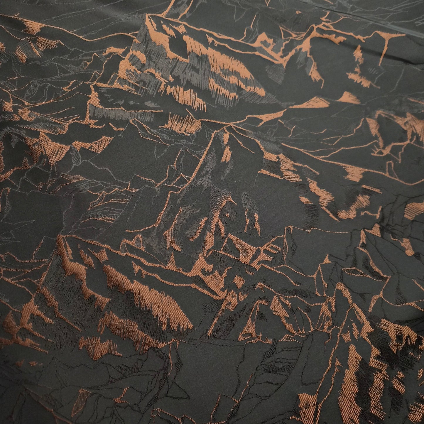 Jacquard · Polyester · Abstrakt · Pantone Meteorite · 145 cm · 140 g/m² · Meterware