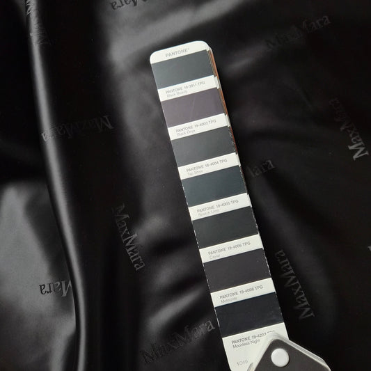 Futter · Viskose · Logo · Pantone Moonless Night · 140 cm · 90 g/m² · Meterware