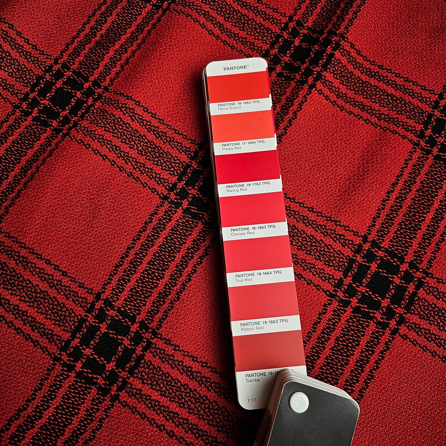 Tweed · Baumwolle · Kariert · Rot und Schwarztöne · 150 cm · 280 g/m² · Meterware