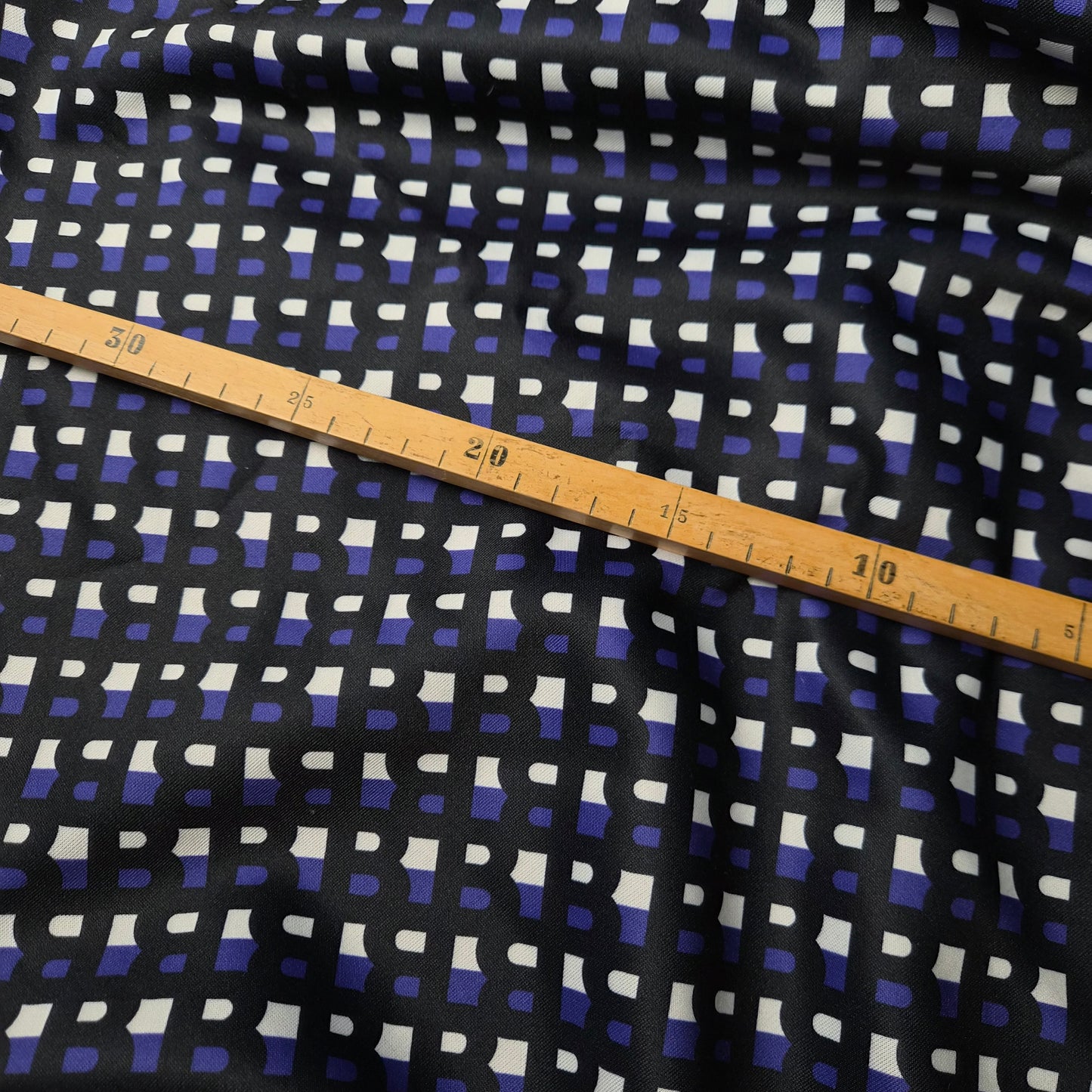 Einzelstück · Punto Milano · Polyester · 300×160 cm
