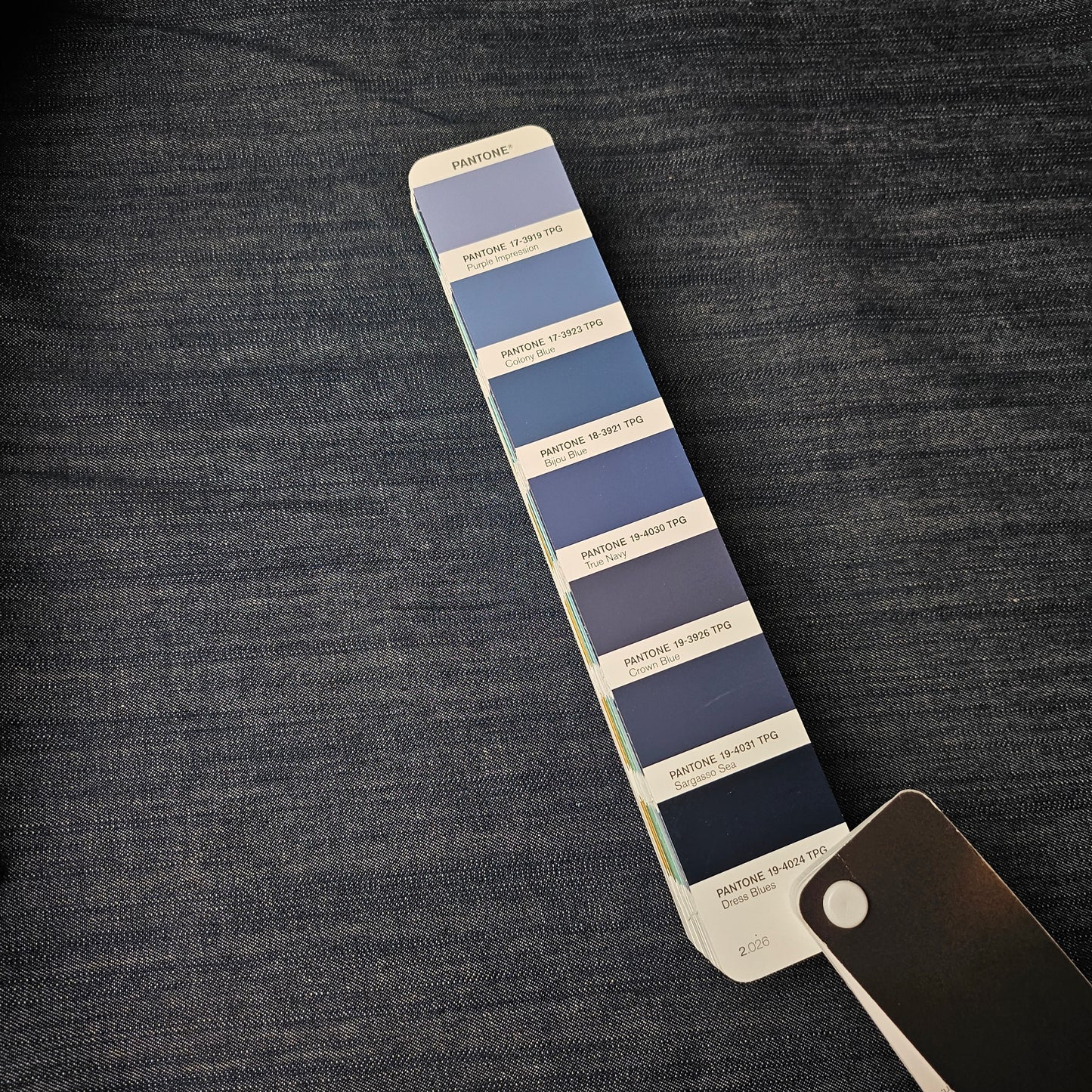 Denim · Ohne Stretch · Baumwolle · Melange · Pantone Sargasso Sea · 145 cm · 270 g/m² · Meterware