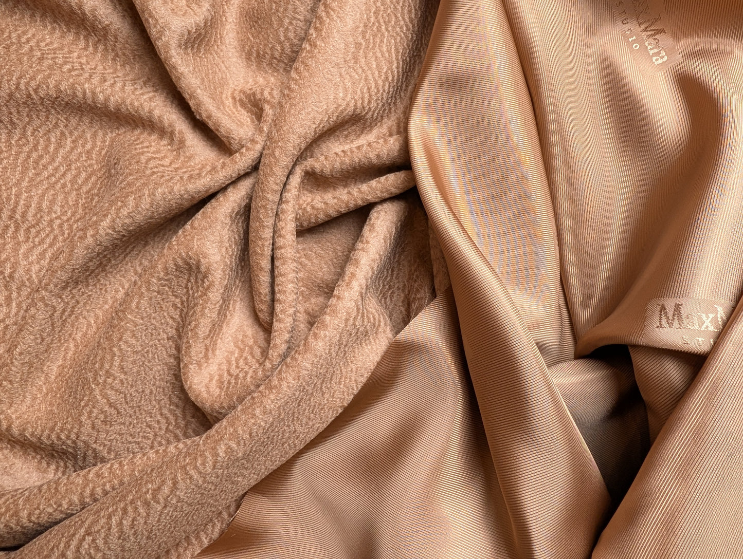 Kombipaket · Mantelstoff · Kaschmir · Pantone Praline · Stoff 350×150 cm + Viskosefutter 300×150 cm · 690 g/m²