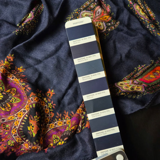 Einzelstück · Stola · Uni · Pantone Black Iris · 65×160 cm