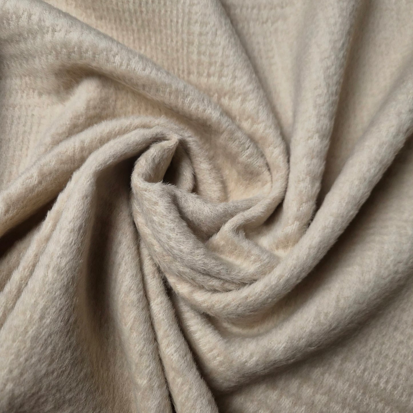 Einzelstück · Mantelstoff · Fuzzy · Wolle, Mohair, Kaschmir · Pantone Arctic Wolf · 280×150 cm