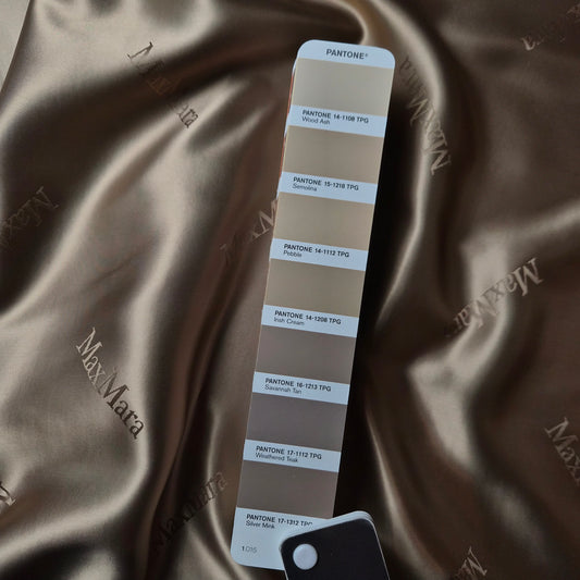 Futter · Viskose · Logo · Pantone Savanna Tan · 140 cm · 110 g/m² · Meterware