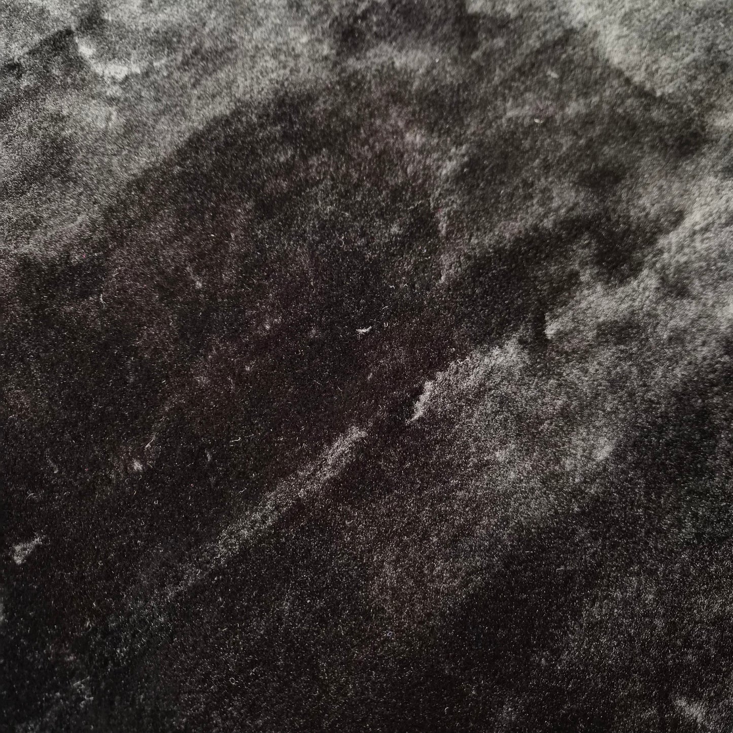 Einzelstück · Fell · Mit Kunstlederrückseite · Polyester · Schwarz · 145×160 cm