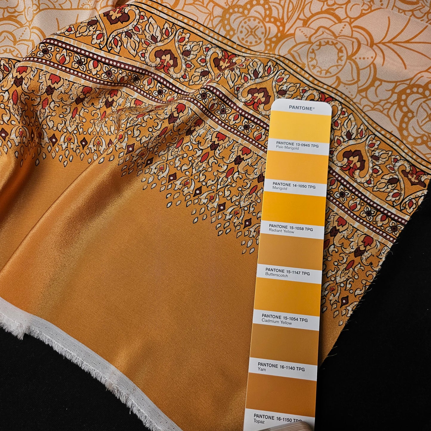 Seide, Yam Paisleyprint · 60×85 cm