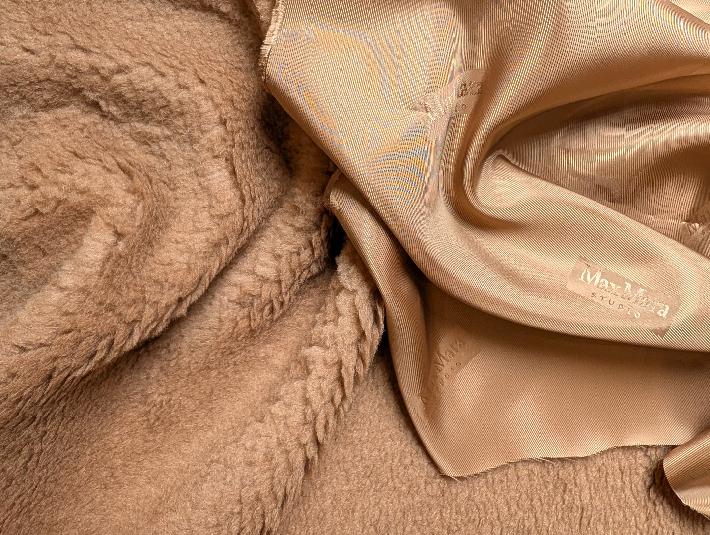 Kombipaket · Teddystoff · Kamelhaar 88%, Seide 12% · Pantone Camel · Stoff 350×150 cm + Viskosefutter 300×150 cm