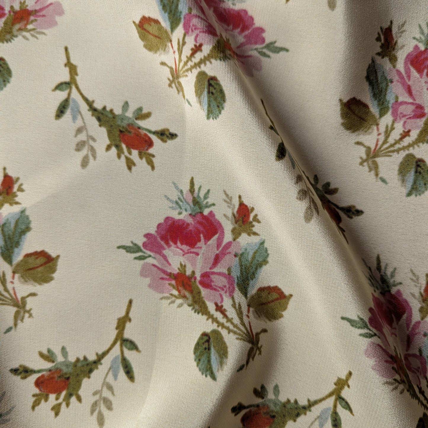 Crêpe · Seide · Floral · Farbe: pasteltöne · 140 cm · 80 g/m² · Meterware