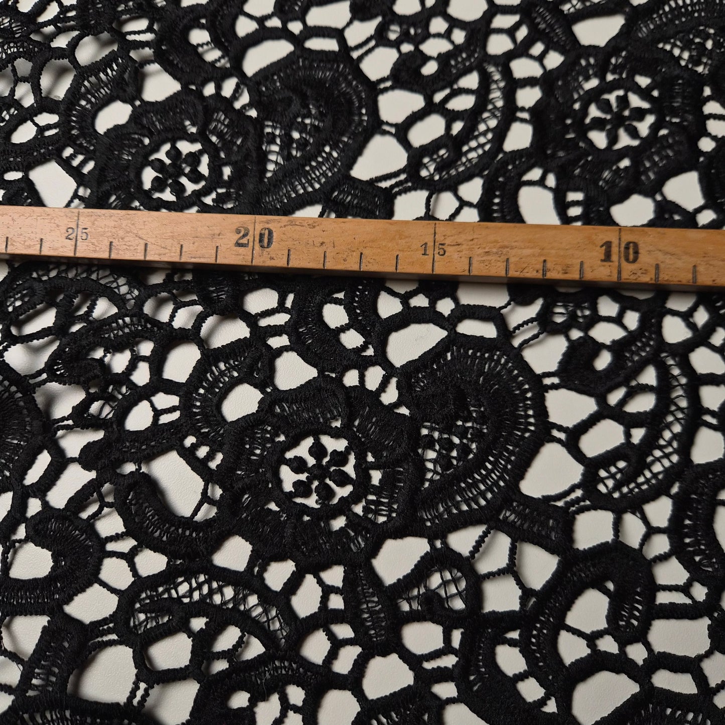 Einzelstück · Spitze · Baumwolle, Polyester · Floral · Schwarz · 250×135 cm