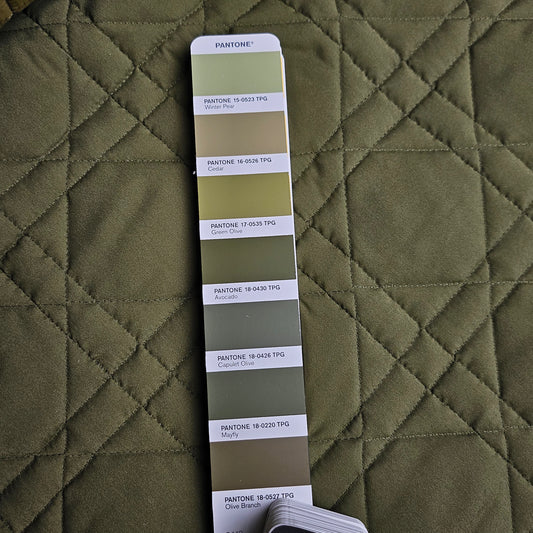 Steppstoff · Polyester · Maraconnage · Olivgrün · 140 cm · 220 g/m² · Meterware