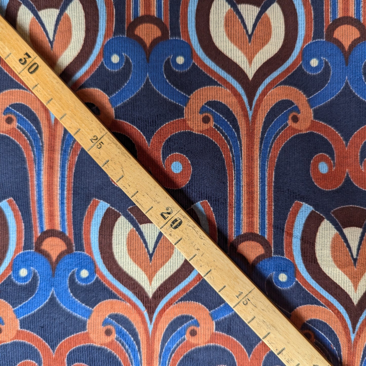 Einzelstück · Cord · Feincord · Baumwolle · Ornament · Pantone Navy · 270×150 cm · 210 g/m²